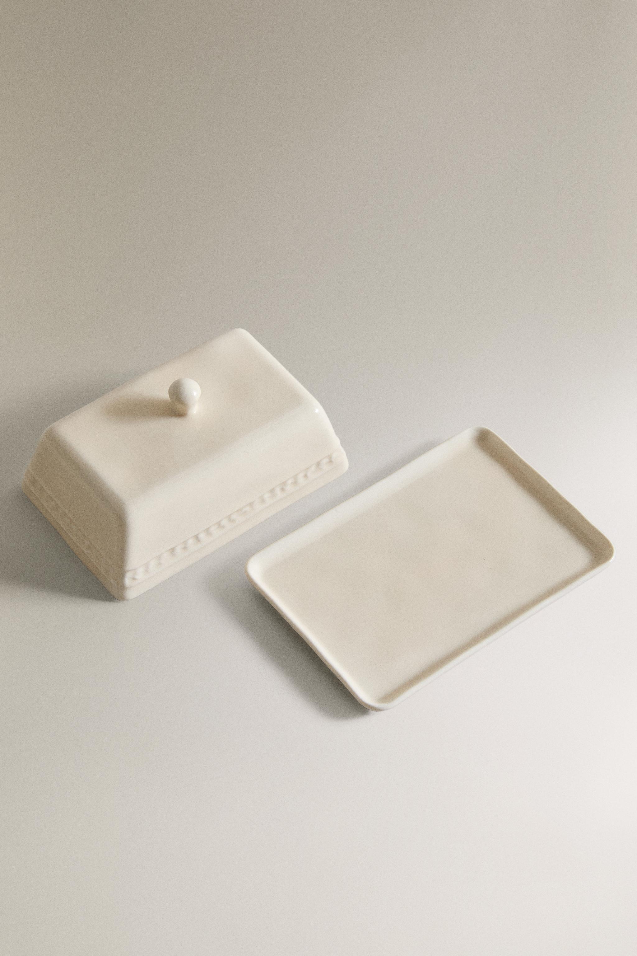 STONEWARE RAISED DESIGN BUTTER DISH